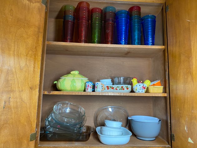 Image for Contents of Kitchen Cabinet