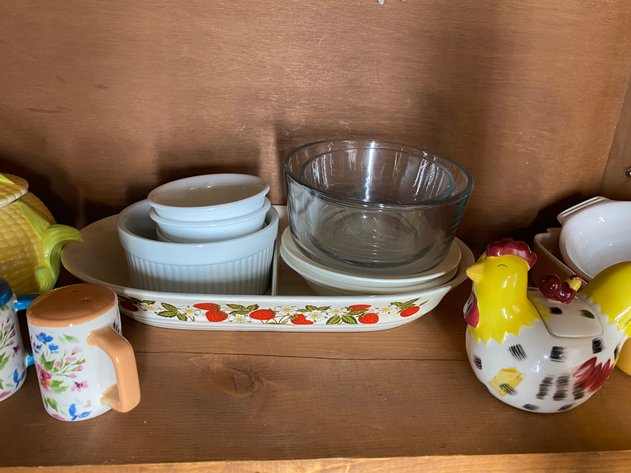 Image for Contents of Kitchen Cabinet