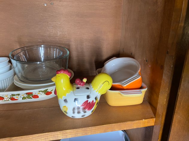 Image for Contents of Kitchen Cabinet