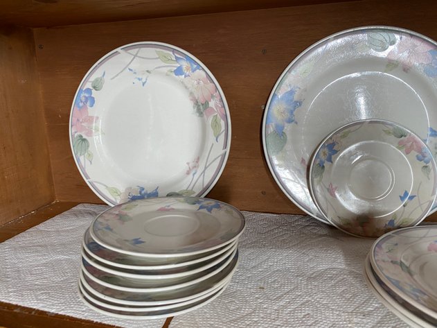 Image for Contents of Kitchen Cabinet