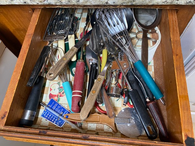 Image for Contents of Kitchen Drawer