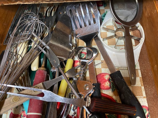 Image for Contents of Kitchen Drawer