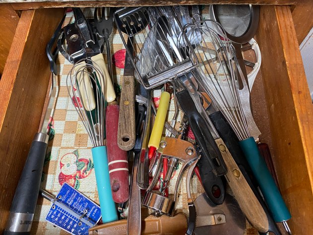 Image for Contents of Kitchen Drawer