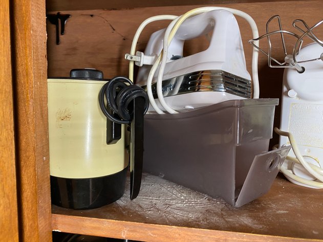 Image for Contents of Kitchen Cabinet