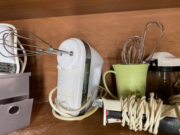 Image for Contents of Kitchen Cabinet