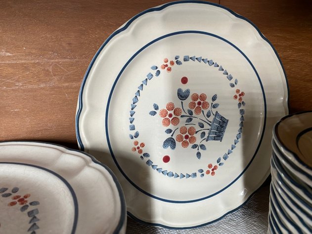 Image for Contents of Kitchen Cabinet