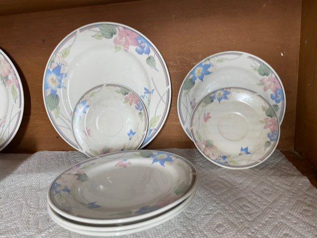 Image for Contents of Kitchen Cabinet