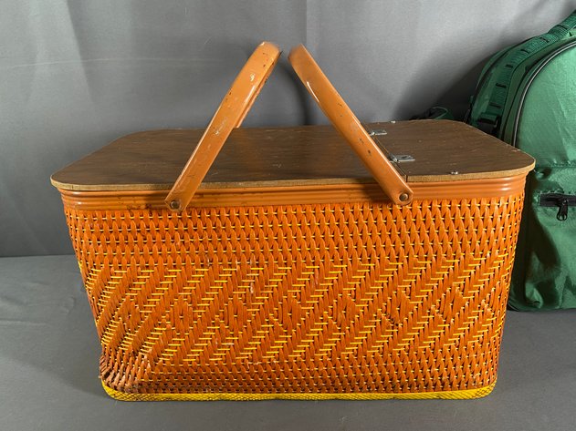 Image for (2) Picnic Baskets