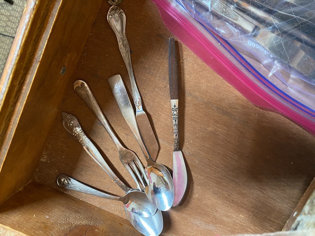 Image for Contents of Kitchen Drawer