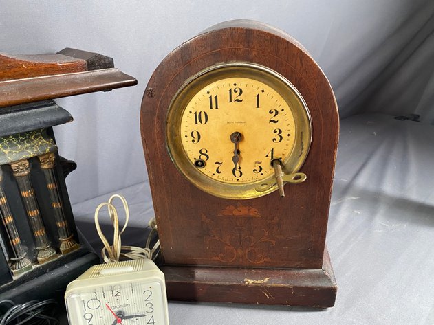 Image for (9) Assorted Clocks