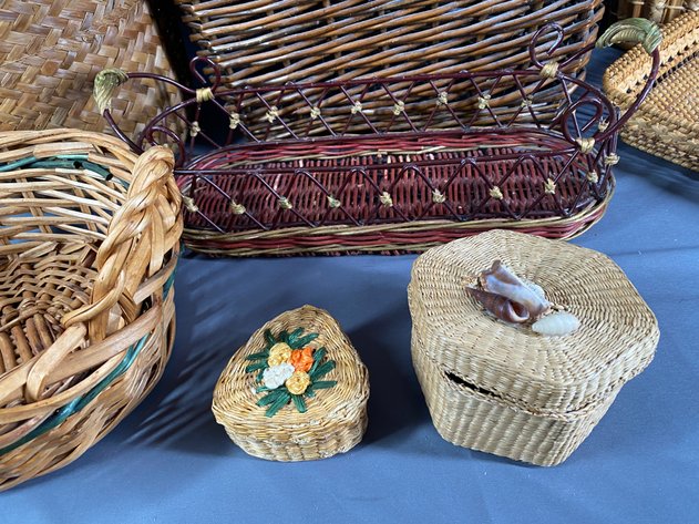 Image for (12) Vintage Wicker, Rattan and Metal Decorative Baskets, Planters, Trays and More!