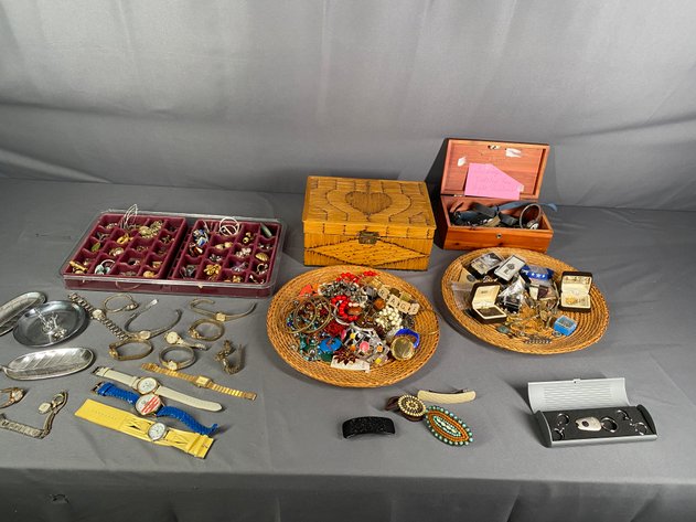 Image for Assortment of Men's and Women's Costume Jewelry