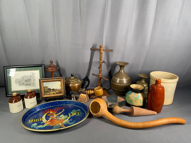 Image for Assortment of Vintage Decor