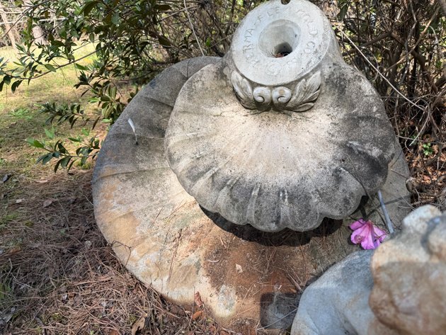 Image for Perma Flex Mold Co Concrete Bird Bath Fountain