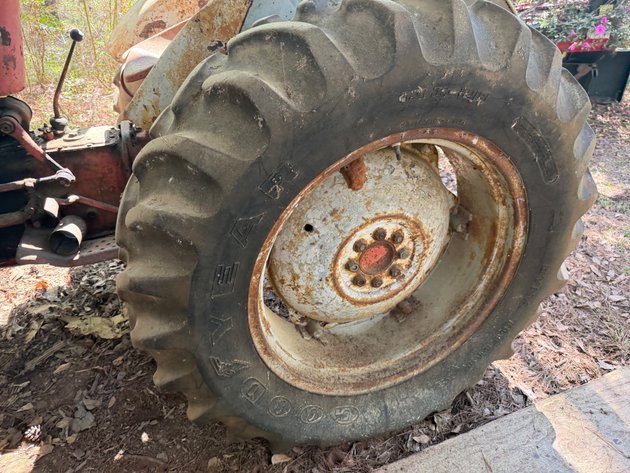 Image for Ford 800 Series Tractor (Condition Unknown)