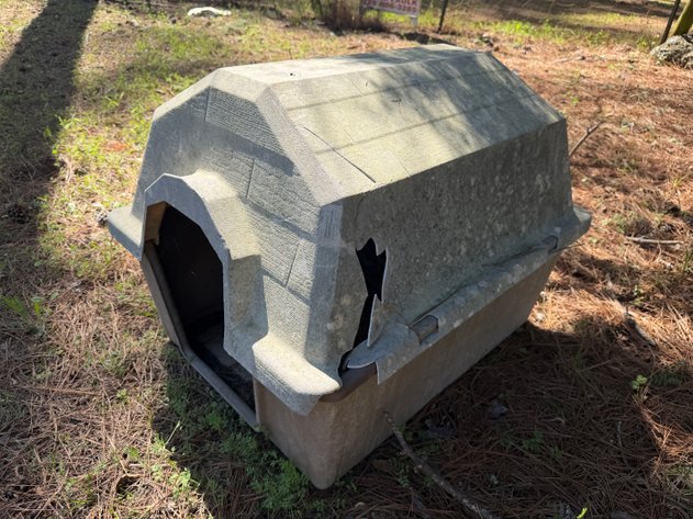 Image for Large Molded Plastic Outdoor Dog House