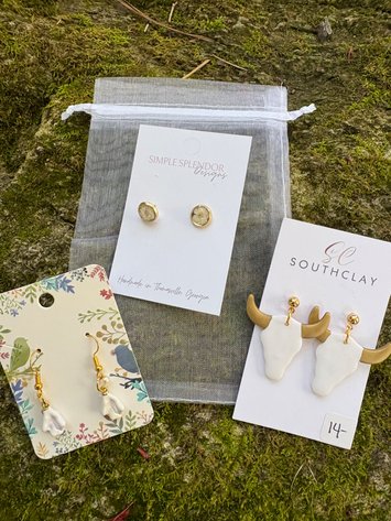 Image for White and Gold Earring Bundle