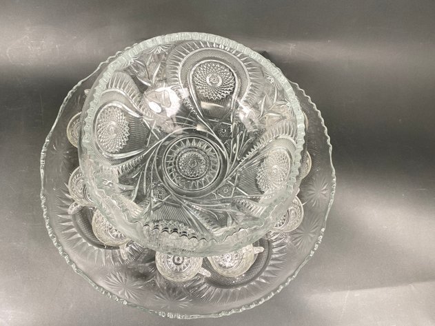 Image for Vintage L.E. Smith Pinwheel and Stars Pattern Punch Bowl Set