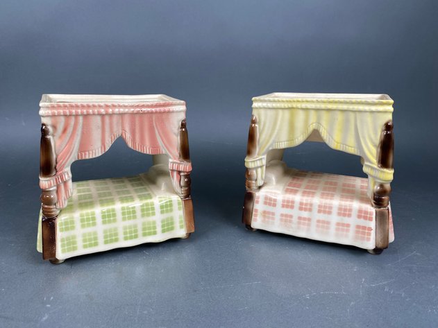 Image for (2) Vintage Shawnee Pottery Canopy Bed Planters Signed