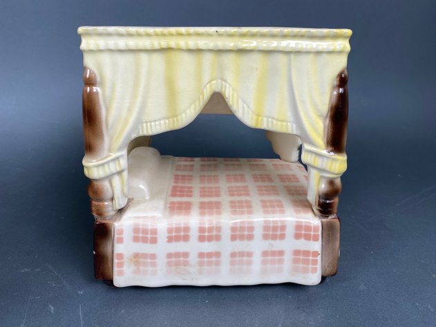 Image for (2) Vintage Shawnee Pottery Canopy Bed Planters Signed