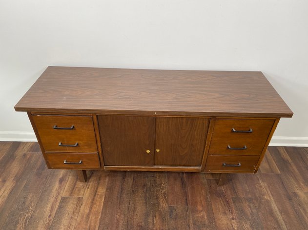 Image for Indiana Desk Company MCM Desk