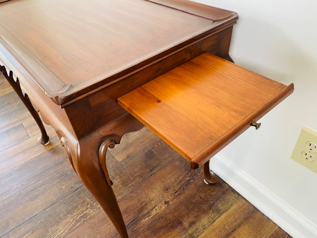 Image for Henkel Harris Queen Anne Mahagony Tea/Wine Table