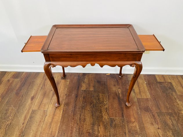 Image for Henkel Harris Queen Anne Mahagony Tea/Wine Table
