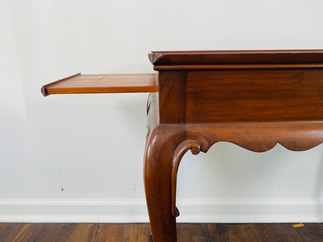Image for Henkel Harris Queen Anne Mahagony Tea/Wine Table