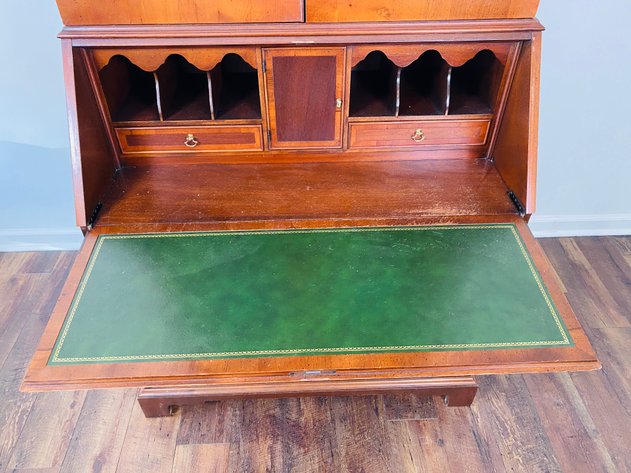 Image for Hekman Inlaid Mahogany Secretary Desk/Bookcase