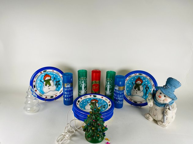 Image for (16) Assorted Vintage Christmas Decor