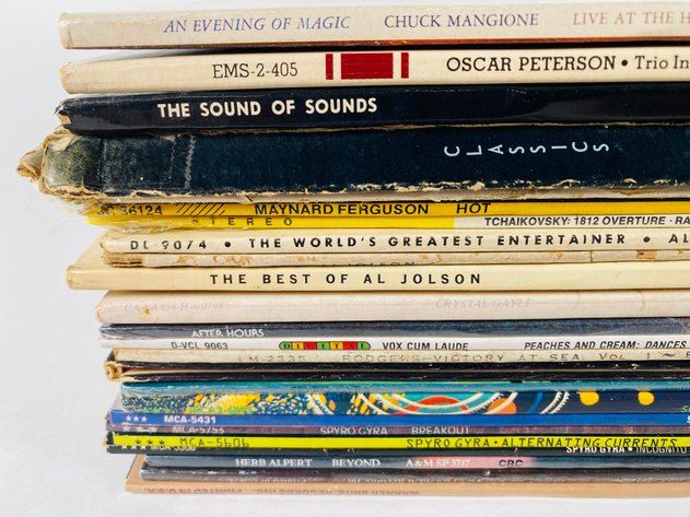 Image for (20+) Assorted Vintage Albums
