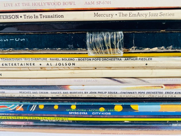 Image for (20+) Assorted Vintage Albums