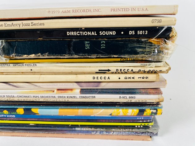 Image for (20+) Assorted Vintage Albums