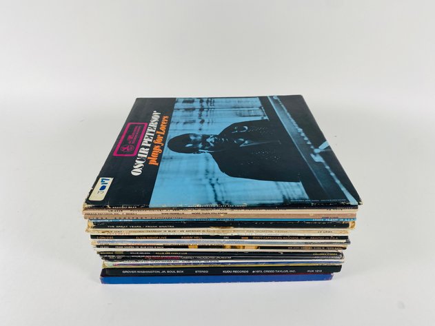 Image for (20+) Assorted Vintage Albums