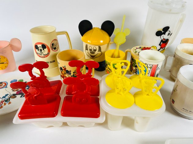 Image for (20+) Plastic Mickey Storage Containers and Dinnerware