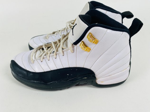 Image for (1) Nike Air Jordan Retro 12 Taxi 2013 White Black 153265-125, Size 7 Youth