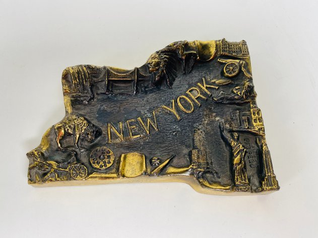 Image for (13) Piece Assortment of Buffalo Themed Office Items