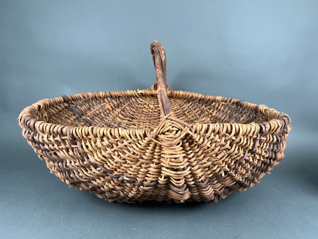 Image for Assorted Wooden Bowls, Basket , Tissue Holder and Napkin Rings