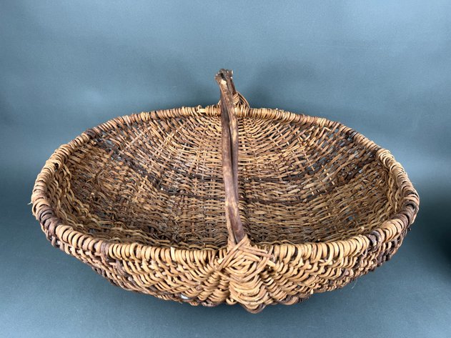 Image for Assorted Wooden Bowls, Basket , Tissue Holder and Napkin Rings