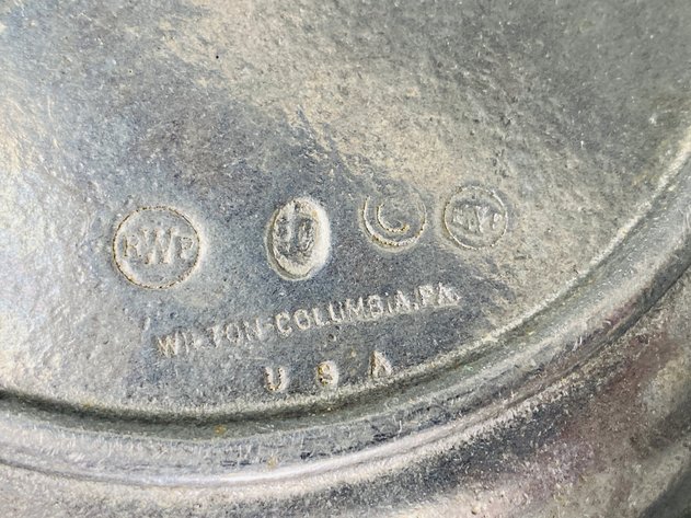 Image for Wilton Armetale Pewter Soup Tureen and (8) Soup Bowls