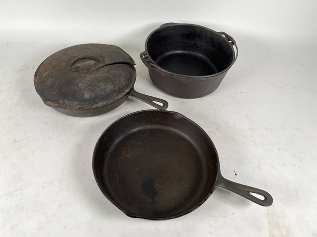Image for (3) Vintage Birmingham Range and Stove Cast Iron Skillets and Dutch Oven