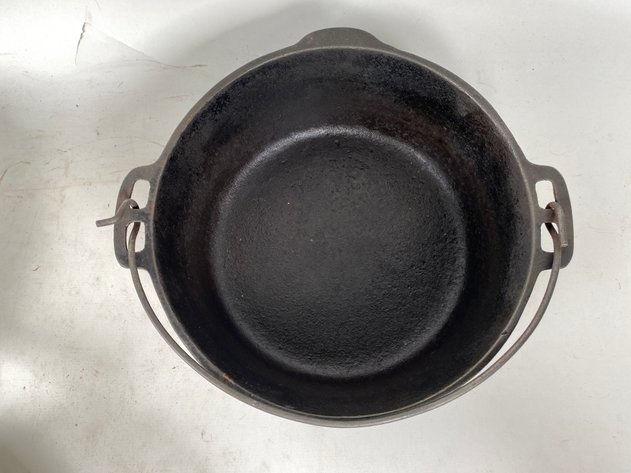 Image for (3) Vintage Birmingham Range and Stove Cast Iron Skillets and Dutch Oven