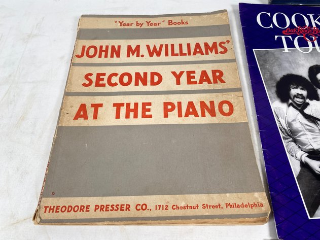 Image for (5) Assortment of Vintage Musical Memorabilia