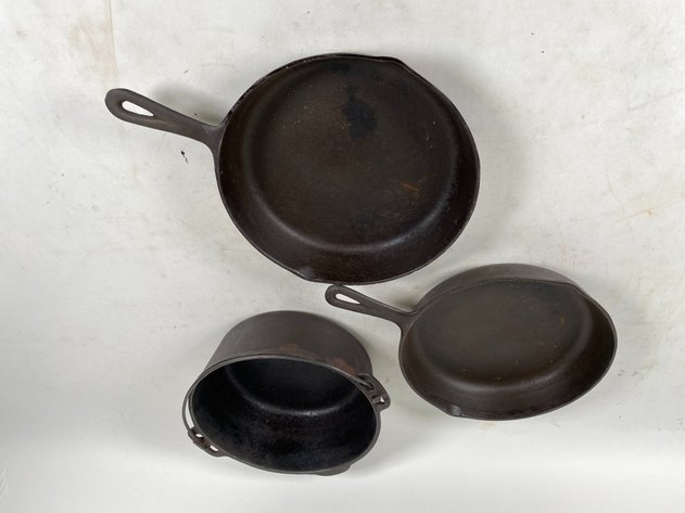 Image for (3) Vintage Birmingham Range and Stove Cast Iron Skillets and Dutch Oven