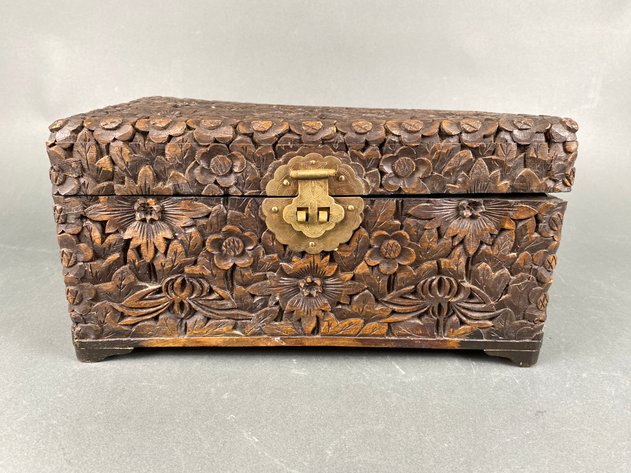 Image for Vintage Chinese Heavily Carved Wooden Keepsake Box