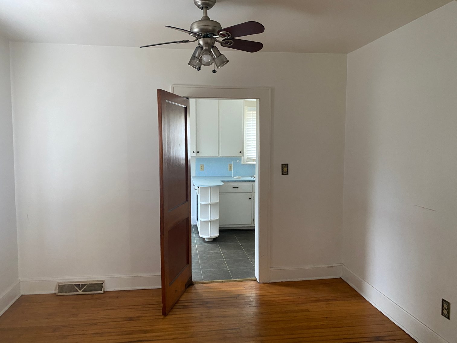 Image for US Marshals Service Auction - 2 Bedroom Home Near Downtown Charlotte, NC