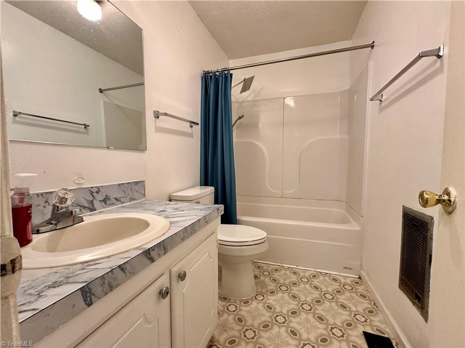 Image for Home For Sale in Pinnacle - 1210 Osborne Joyce Road