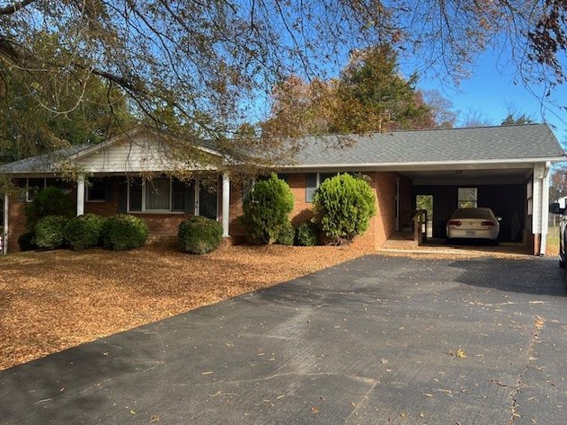 Home For Sale in Kernersville, NC - 797 Sedge Garden Road