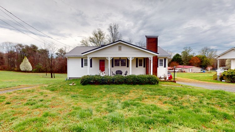 Home For Sale in Mount Airy - 268 Smith Lane