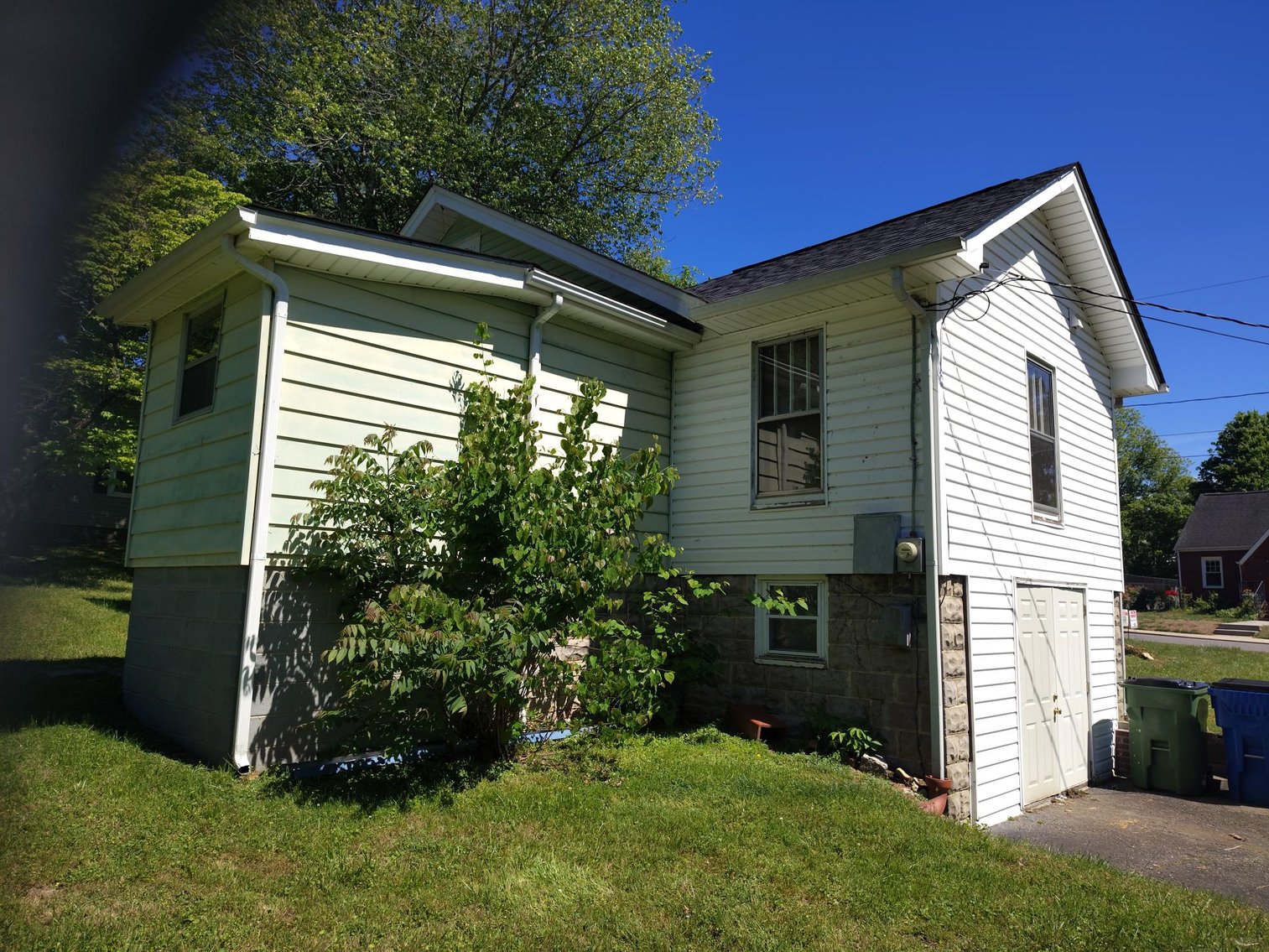 Image for Commissioner’s Sale: 660 Maple St. Mt. Airy, NC